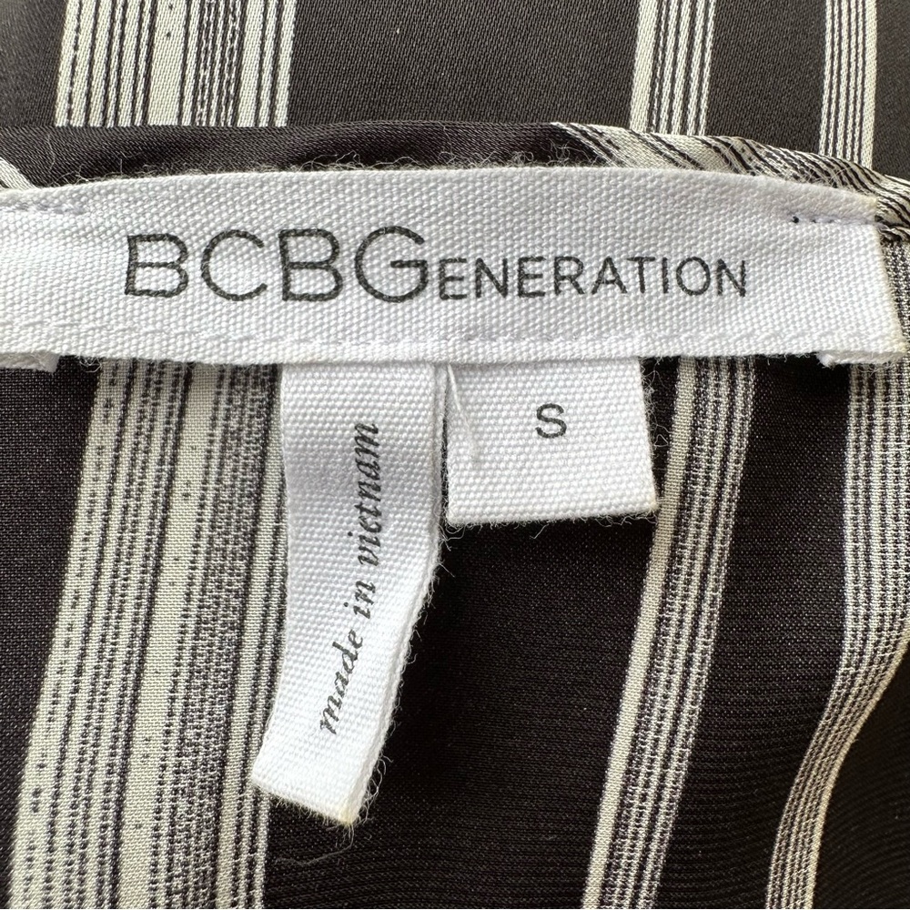 BCBGeneration Striped Romper Size S 🌸 - Picture 14 of 16